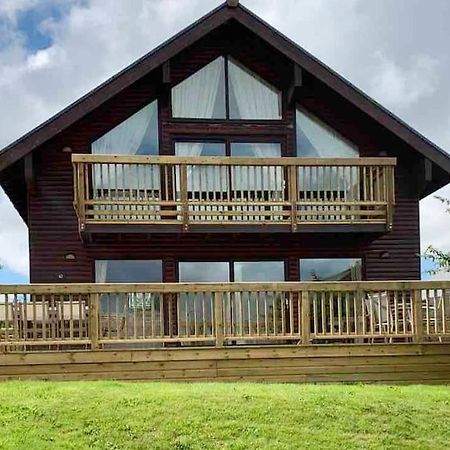 Retallack Resort 4 Bedroom Lodge - Hot Tub For Hire On Request -Pool & Spa Padstow Exterior photo