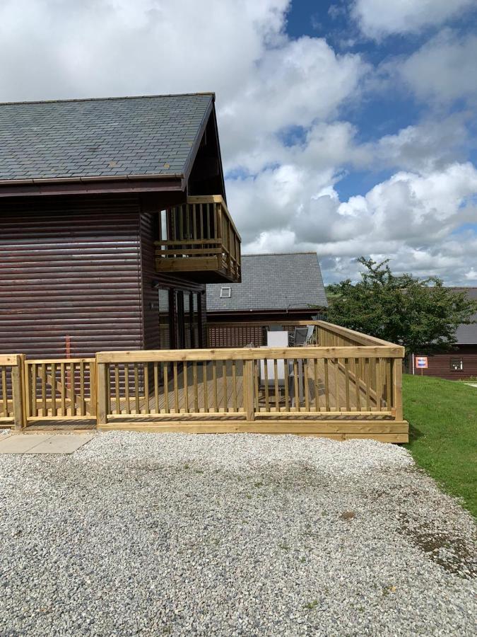 Retallack Resort 4 Bedroom Lodge - Hot Tub For Hire On Request -Pool & Spa Padstow Exterior photo